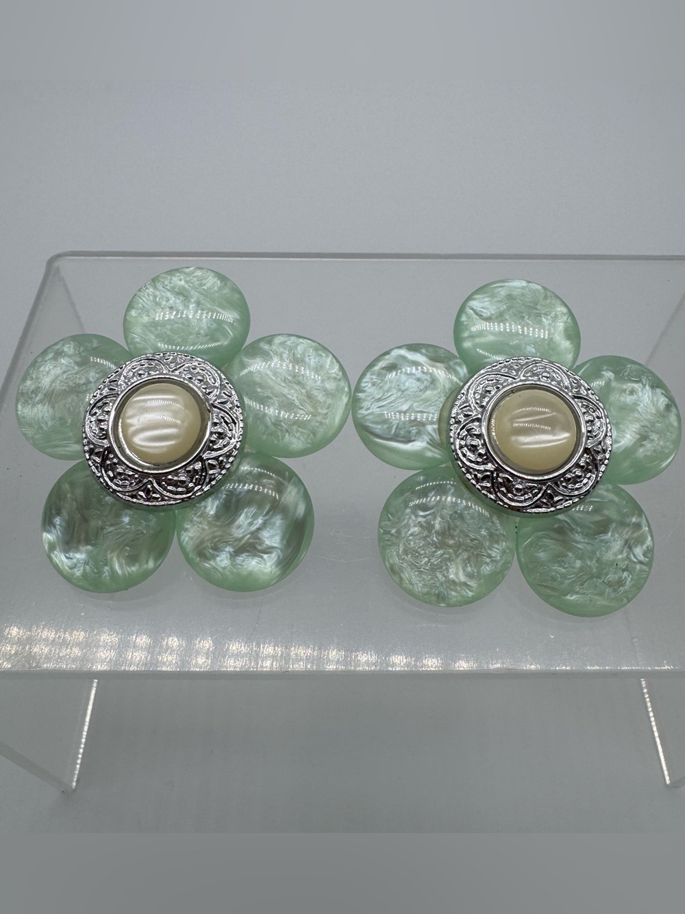 Vintage Mint Green Acrylic Flower Faux Pearl Earrings Retro Floral